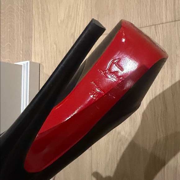 Christian Louboutin authentic platform heel - Picture 8 of 9